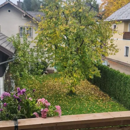 Gemuetliche In St Georgen Naehe Attersee Prázdninový dům *